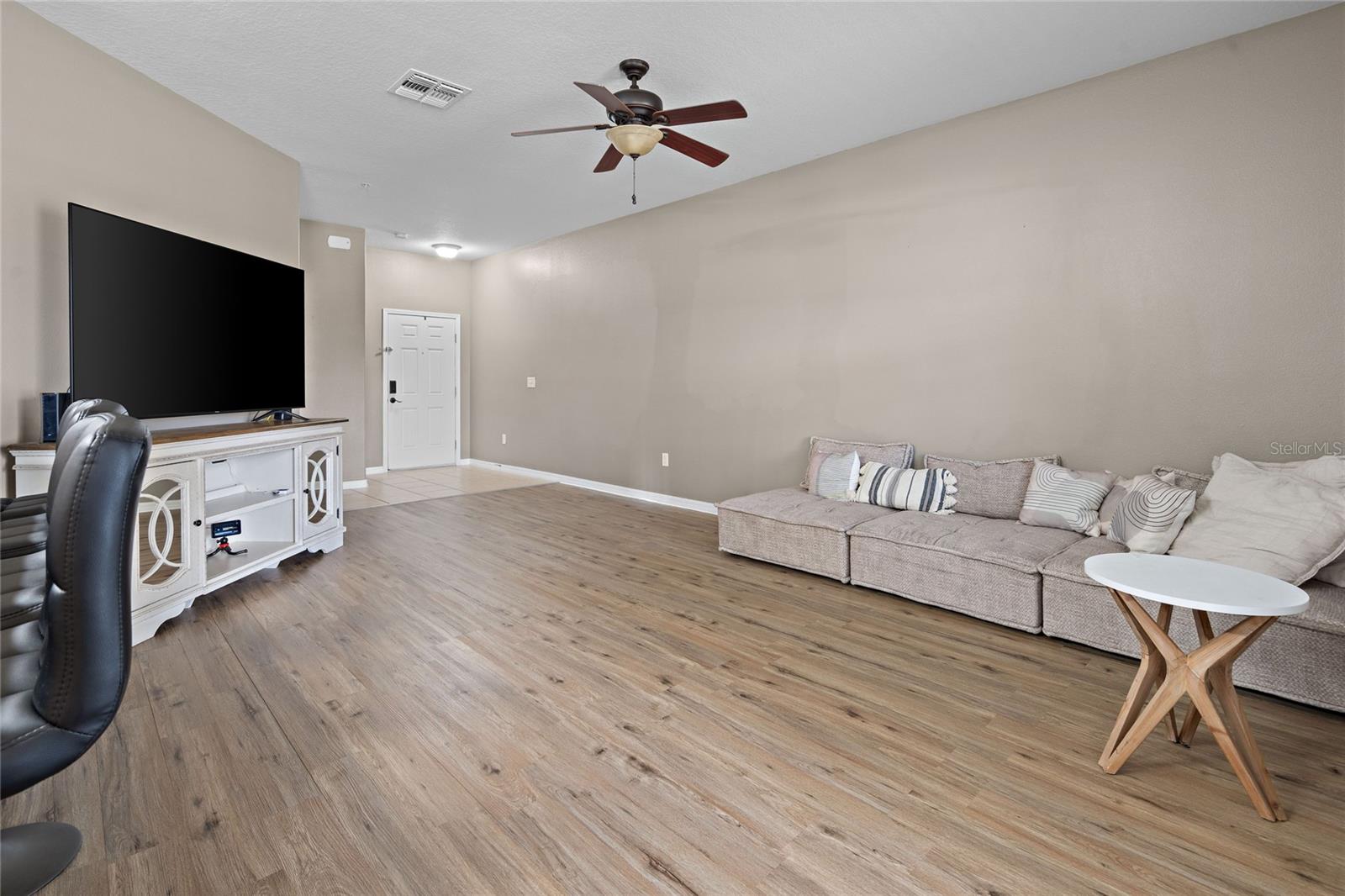 1383 PRIORY CIR