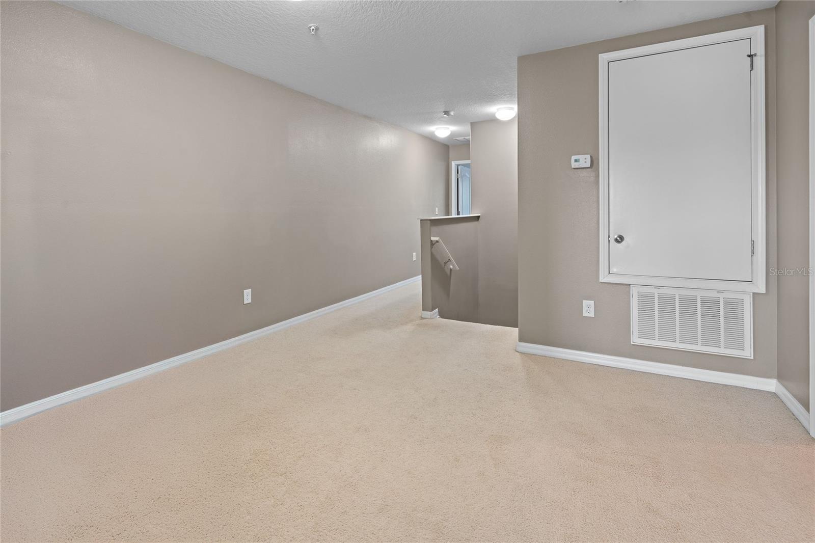 1383 PRIORY CIR