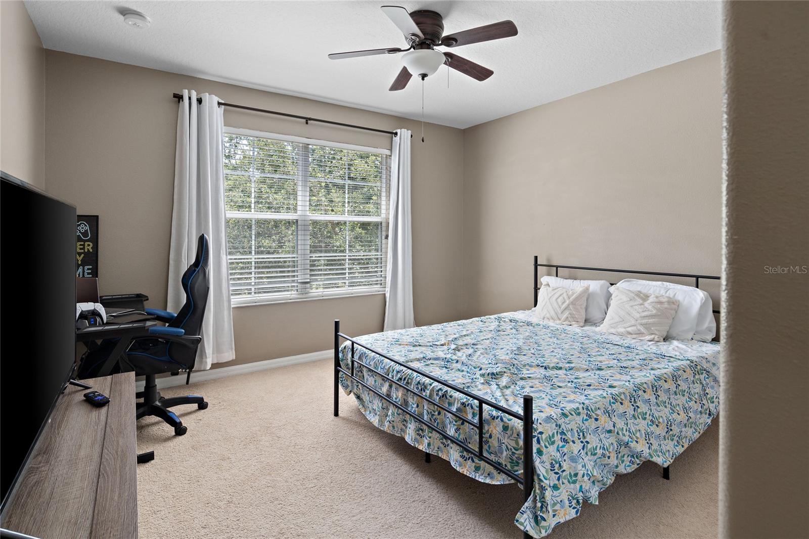 1383 PRIORY CIR