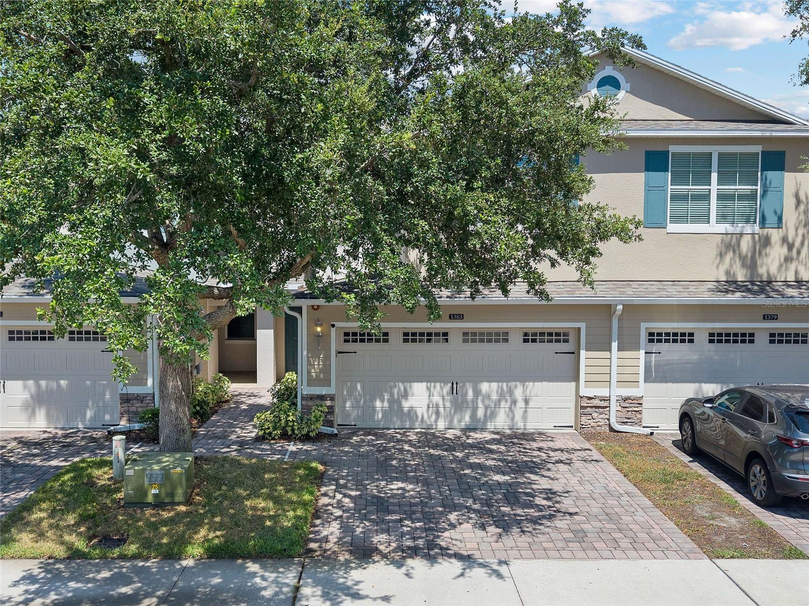1383 PRIORY CIR