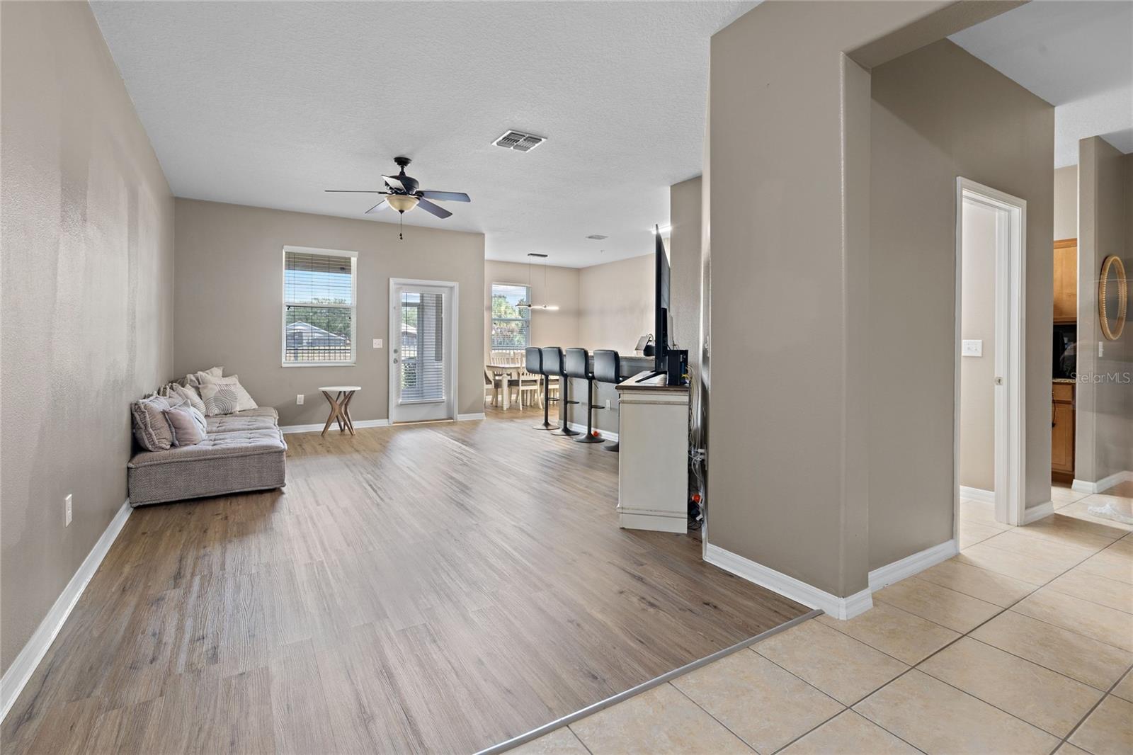 1383 PRIORY CIR