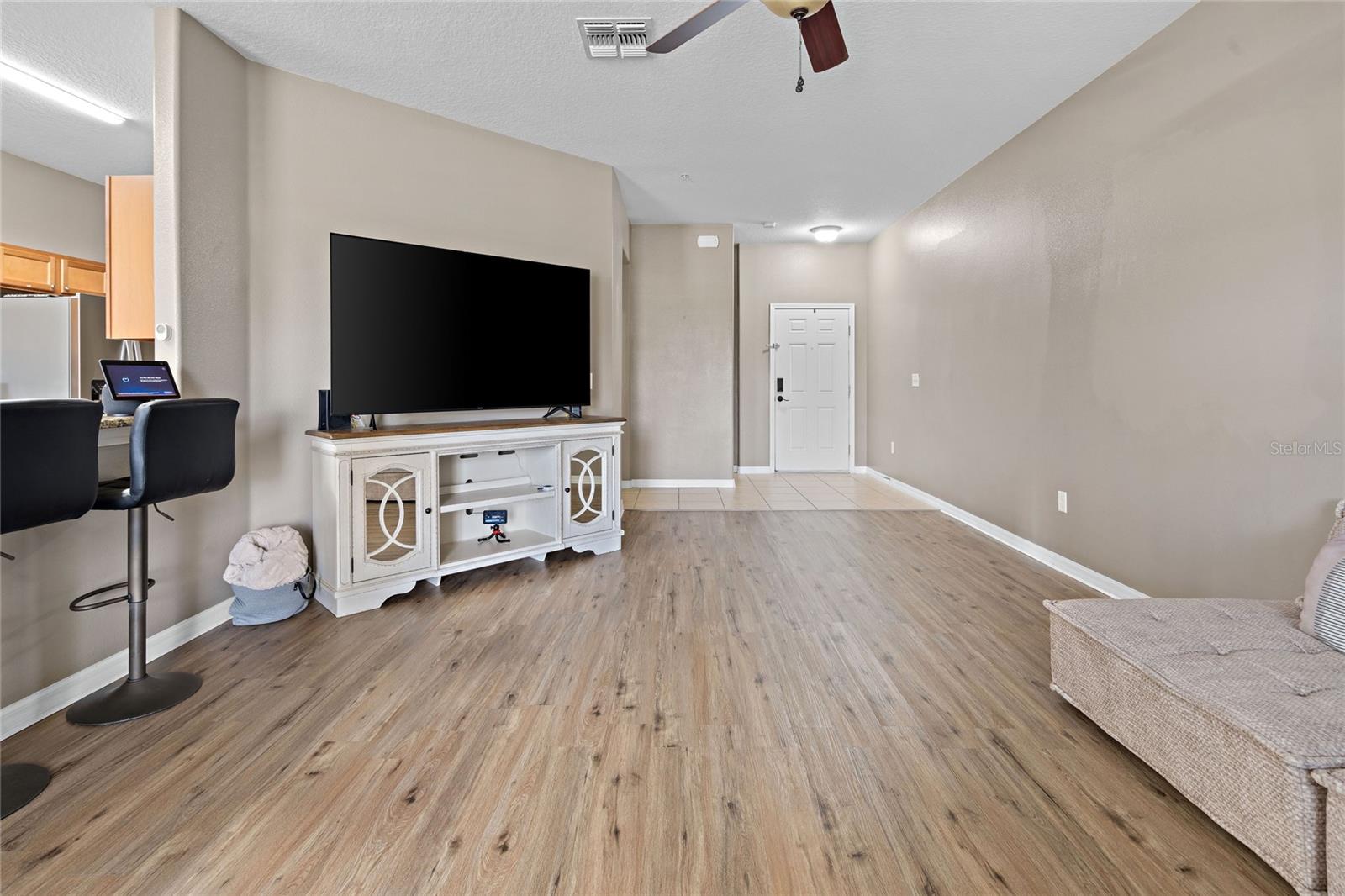 1383 PRIORY CIR