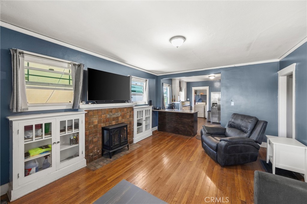 903 N 1st