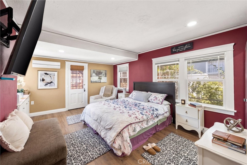 903 N 1st