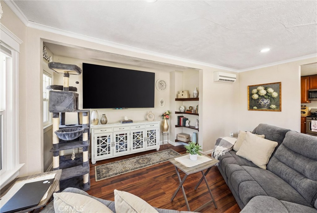 903 N 1st