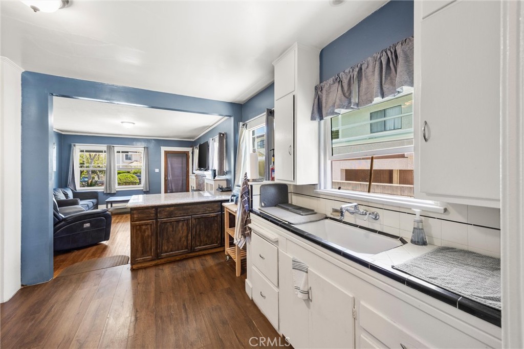 903 N 1st