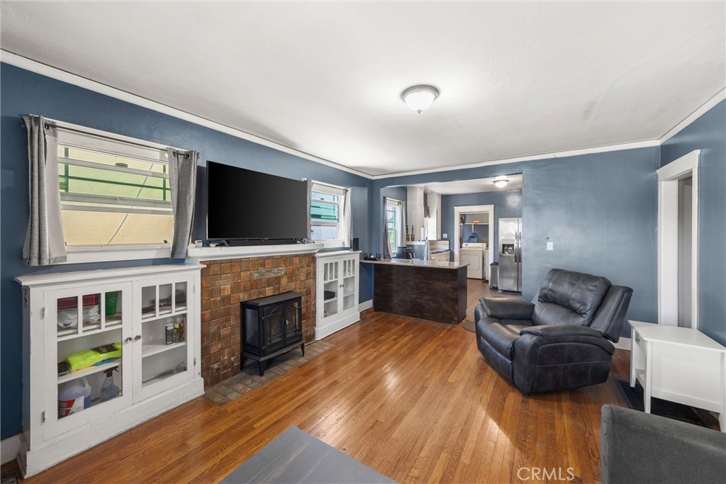 903 N 1st