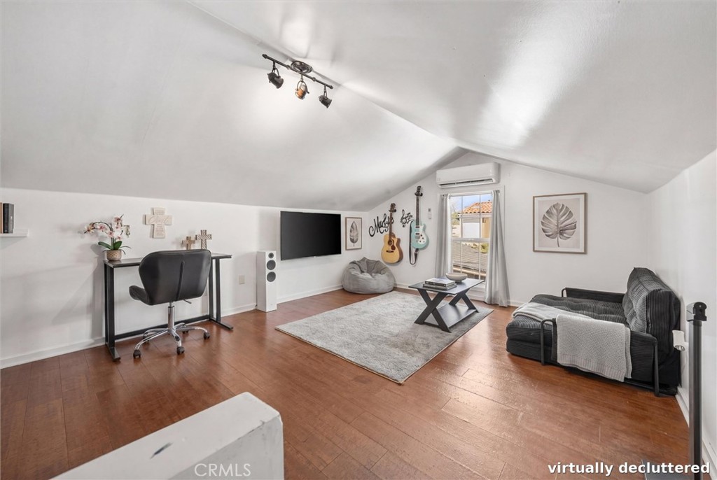 903 N 1st