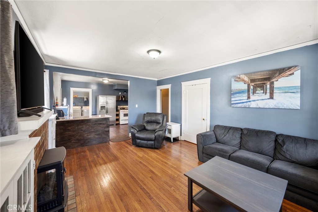 903 N 1st
