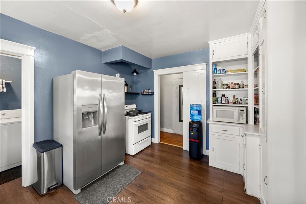 903 N 1st