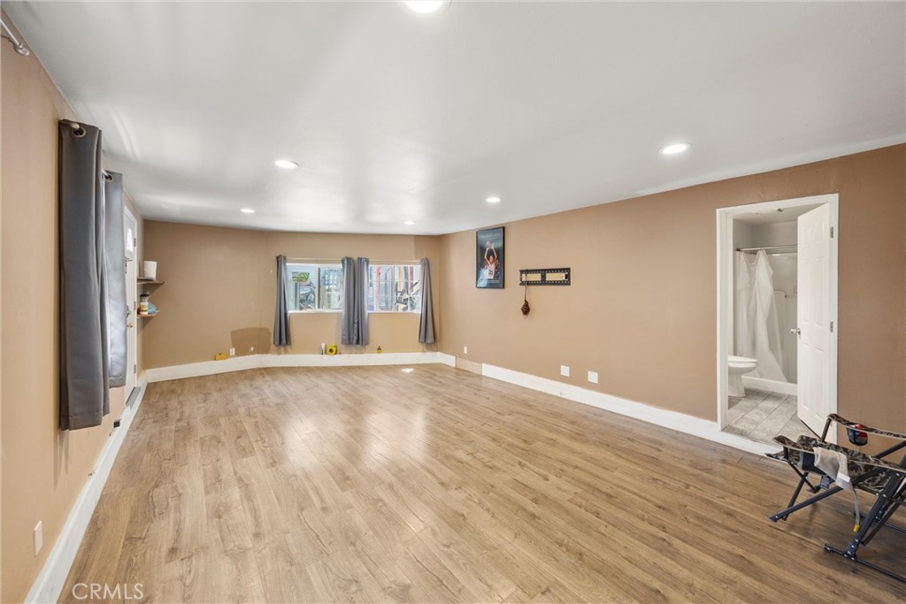 903 N 1st