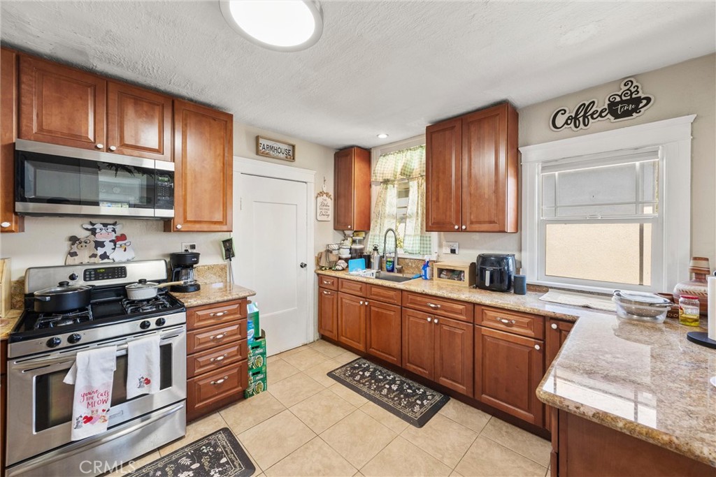 903 N 1st