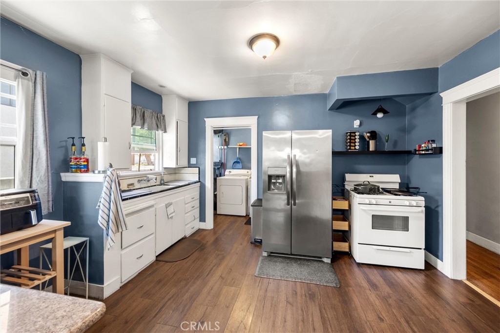 903 N 1st