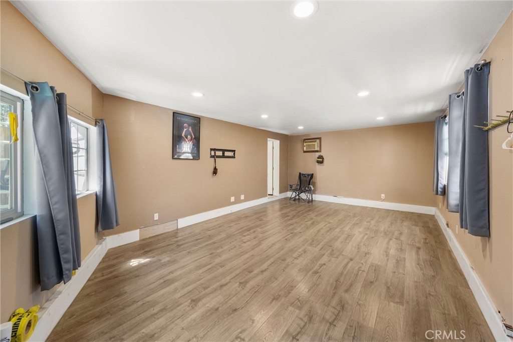 903 N 1st