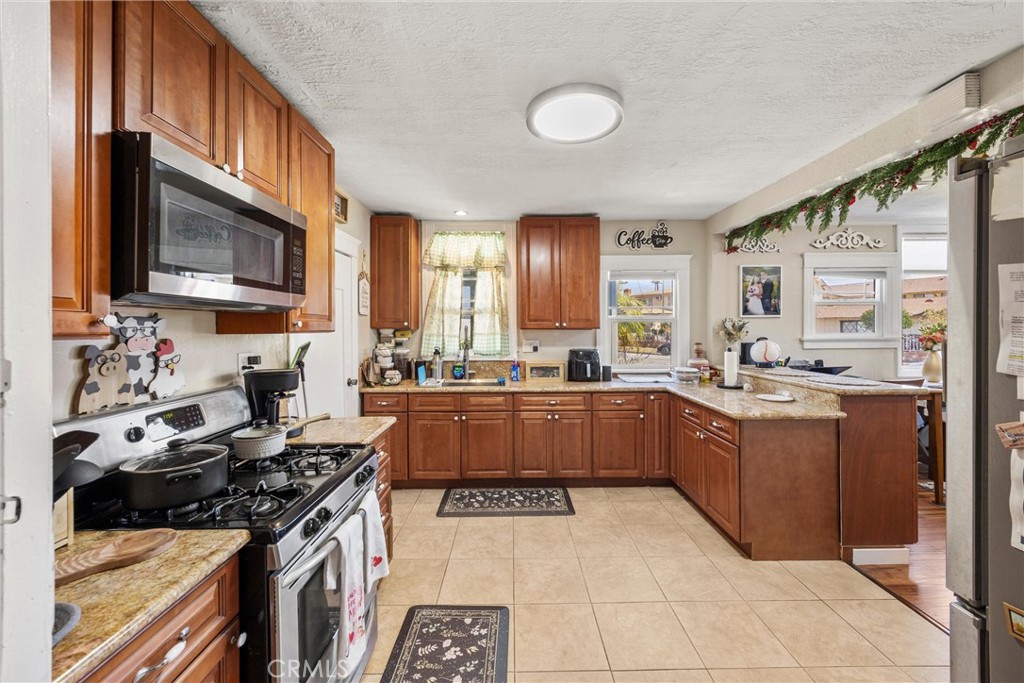 903 N 1st
