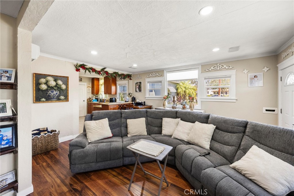 903 N 1st
