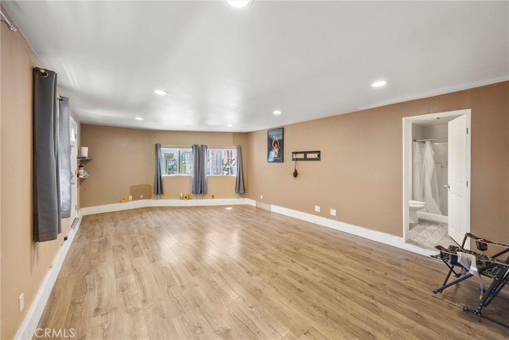 903 N 1st