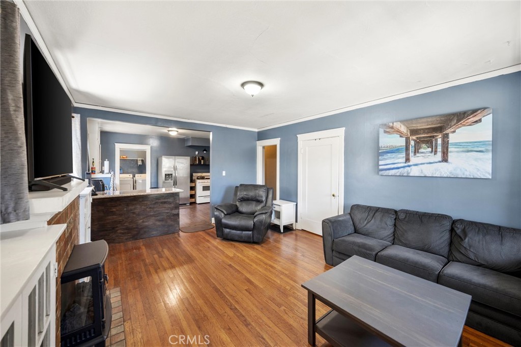 903 N 1st