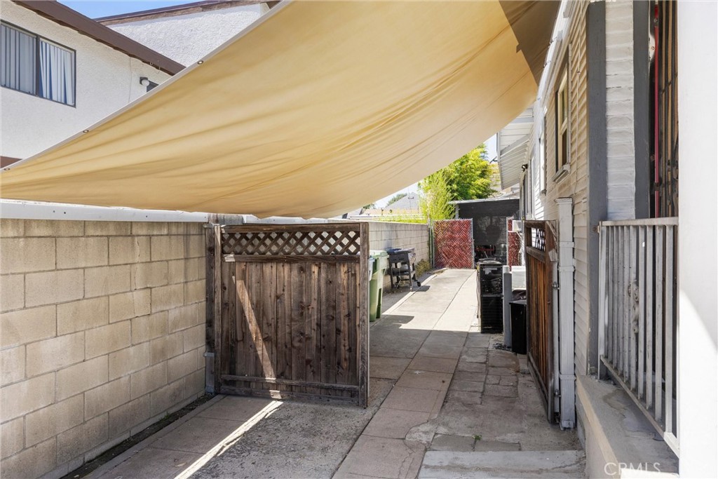 903 N 1st