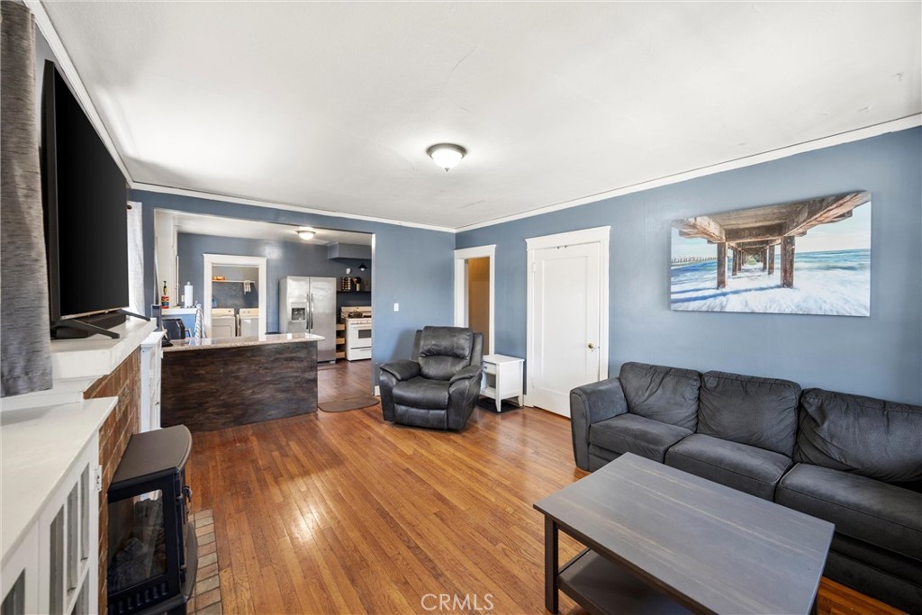 903 N 1st