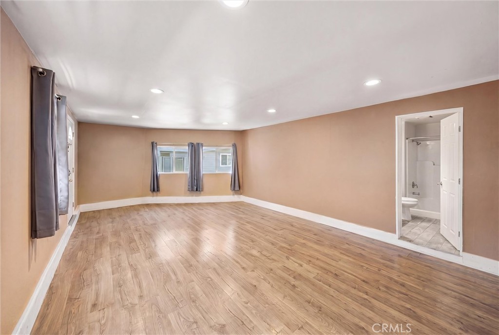 903 N 1st