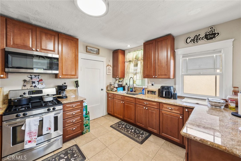 903 N 1st