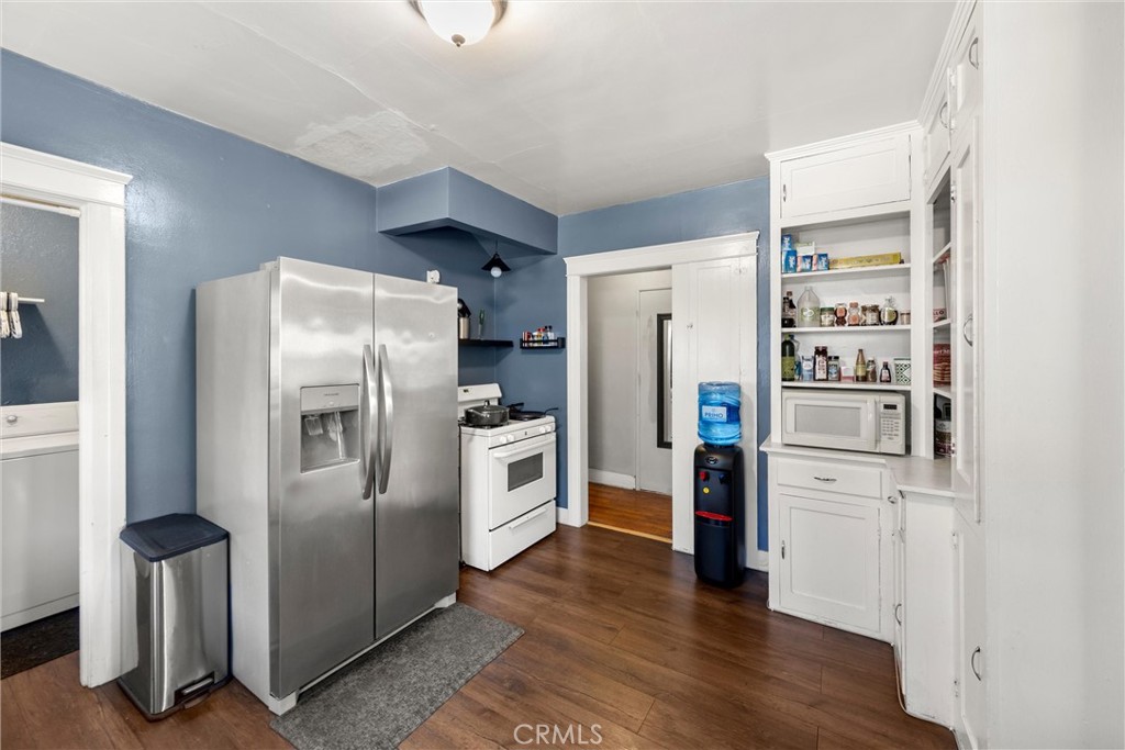 903 N 1st