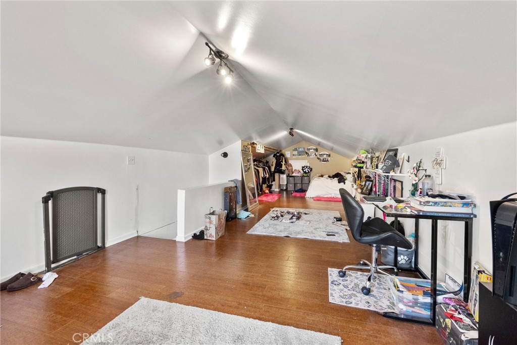 903 N 1st