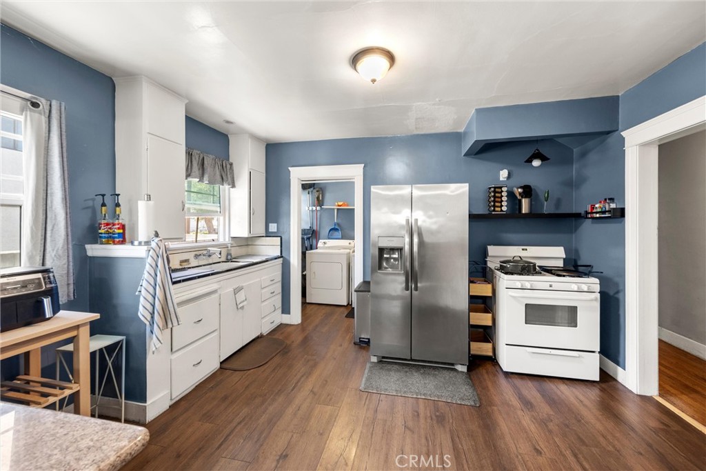 903 N 1st