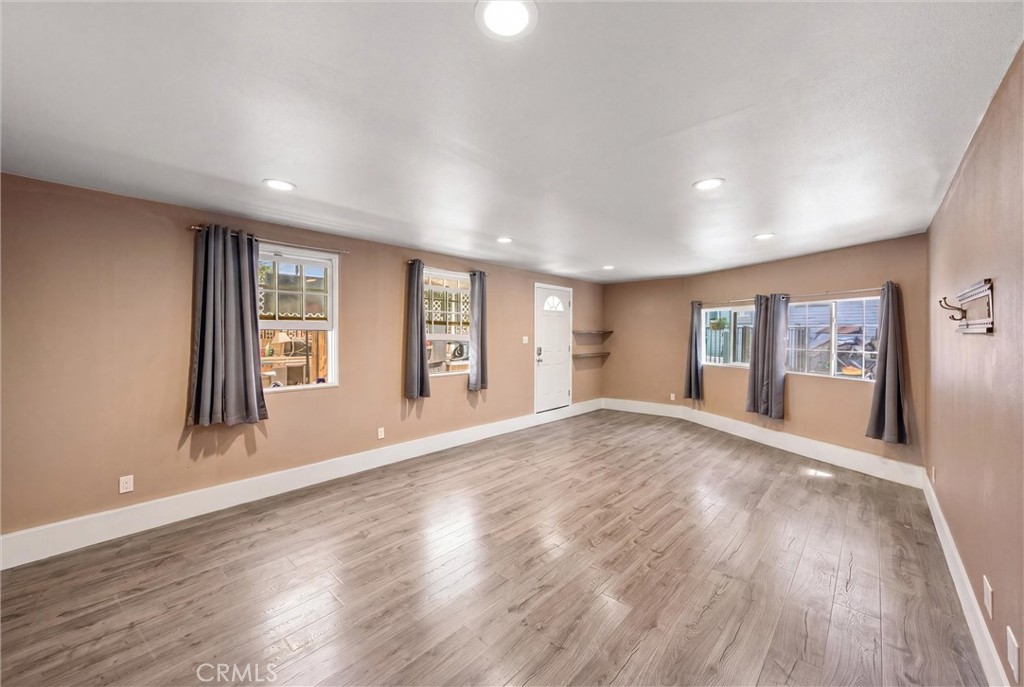 903 N 1st