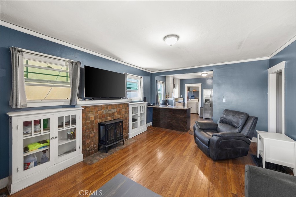 903 N 1st