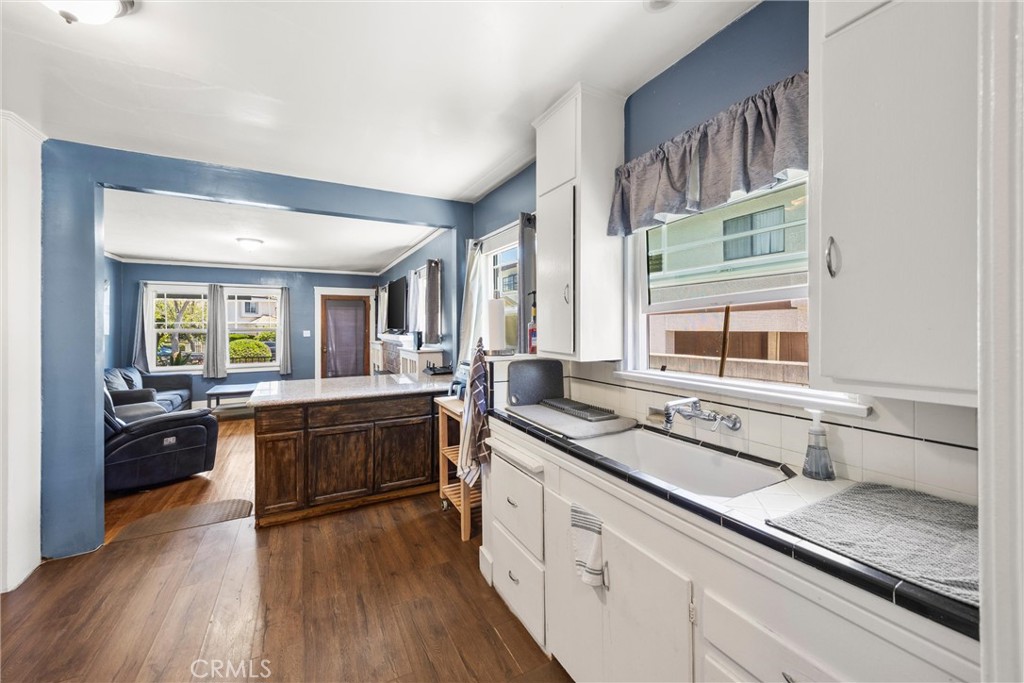 903 N 1st