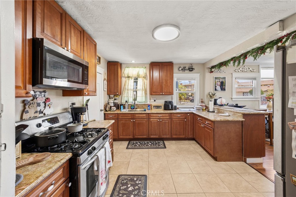 903 N 1st