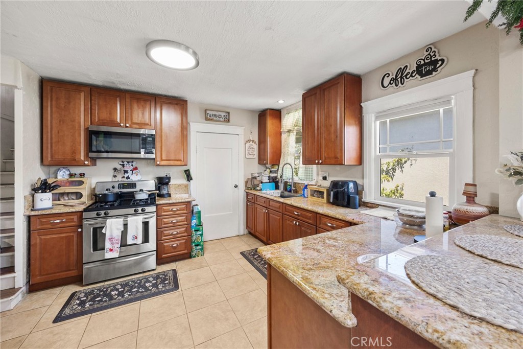 903 N 1st
