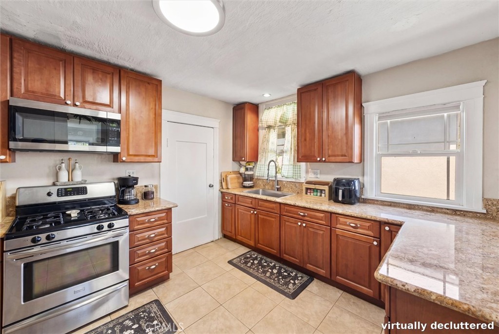 903 N 1st