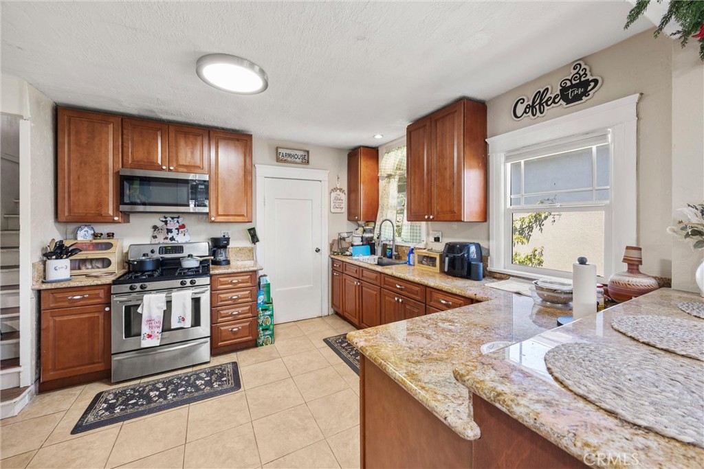 903 N 1st