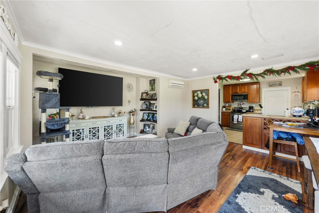 903 N 1st