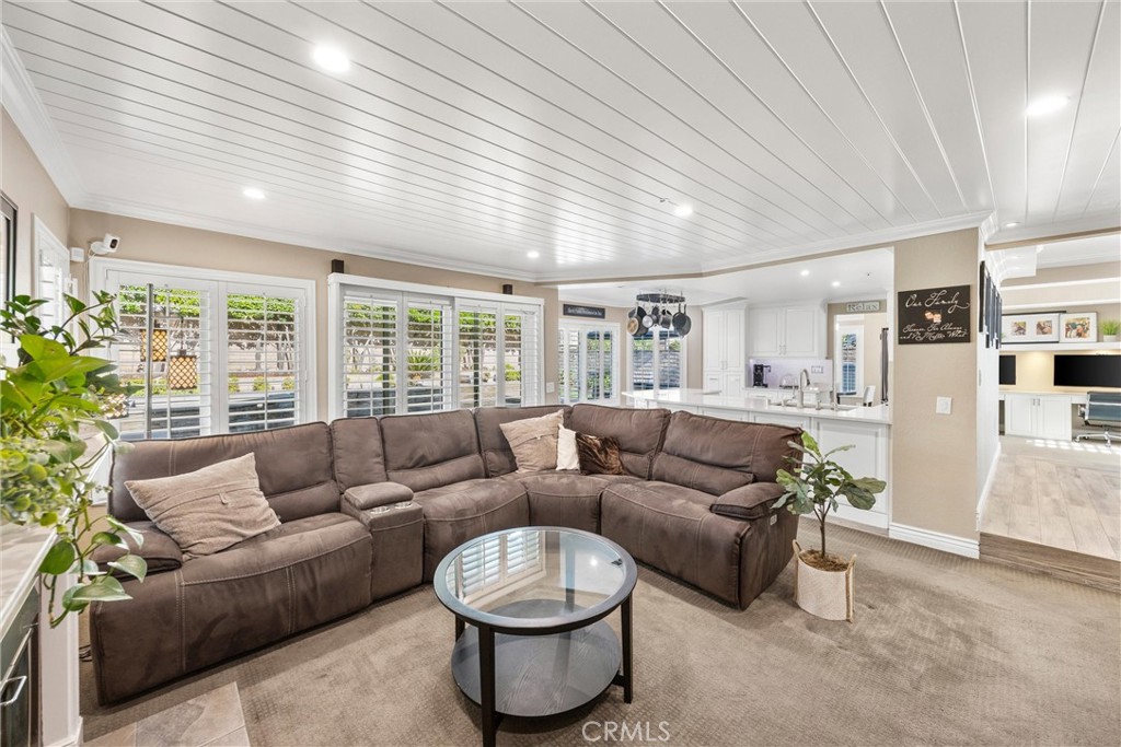 6551 Westmont