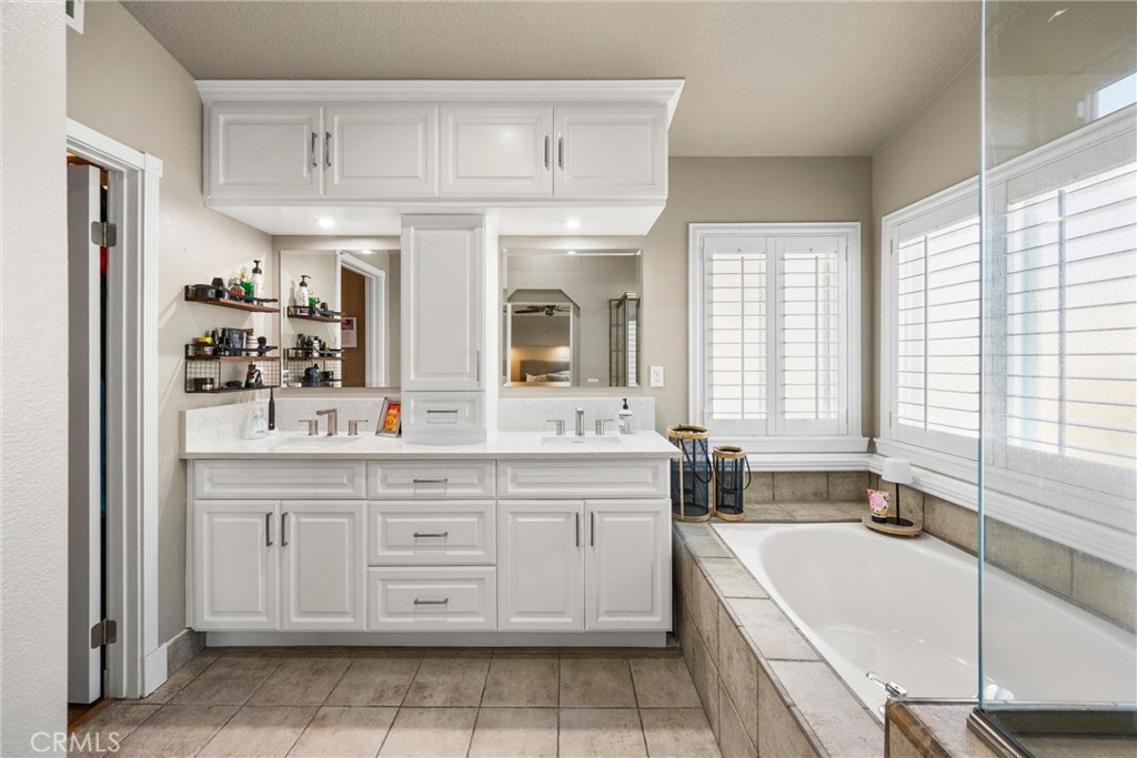 6551 Westmont