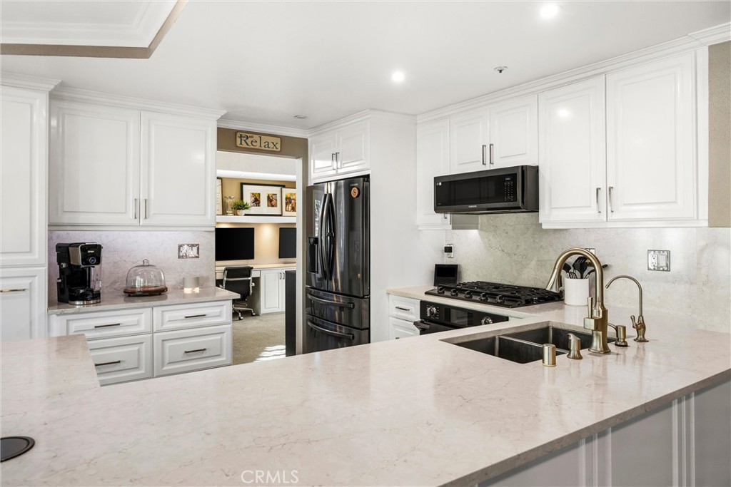 6551 Westmont