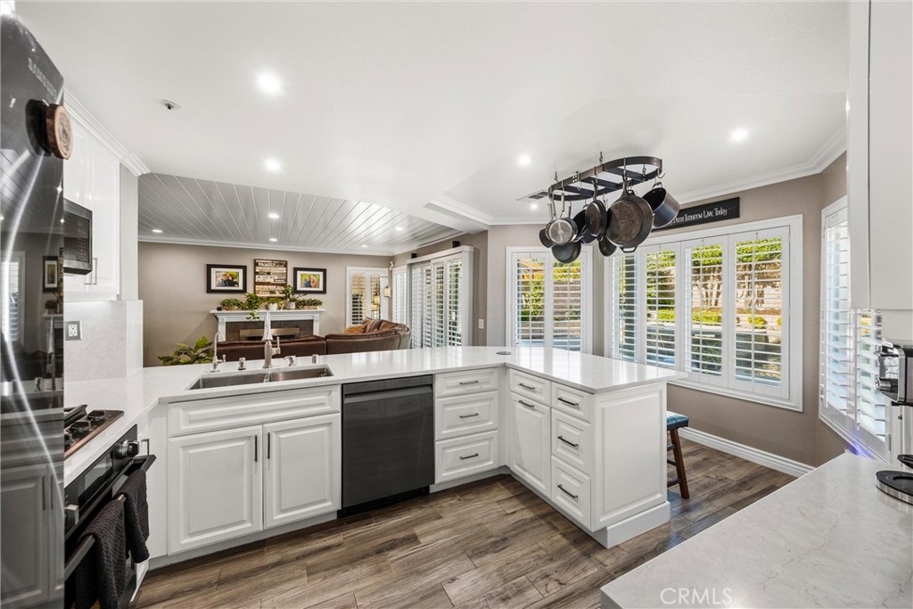 6551 Westmont
