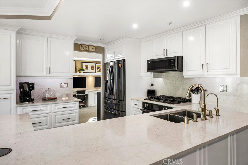 6551 Westmont