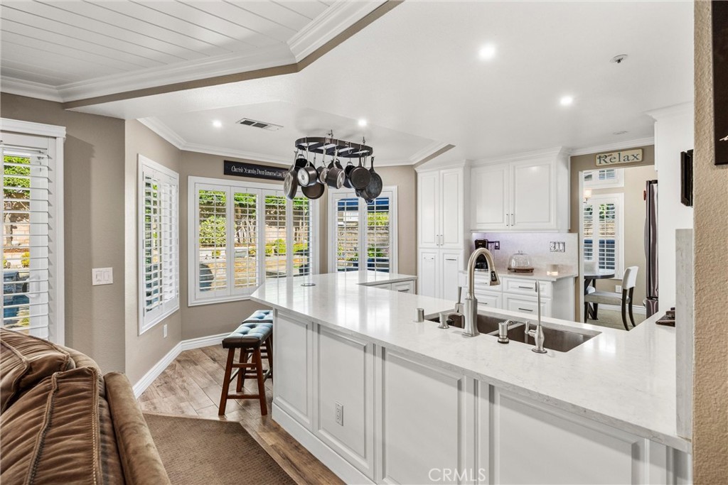 6551 Westmont
