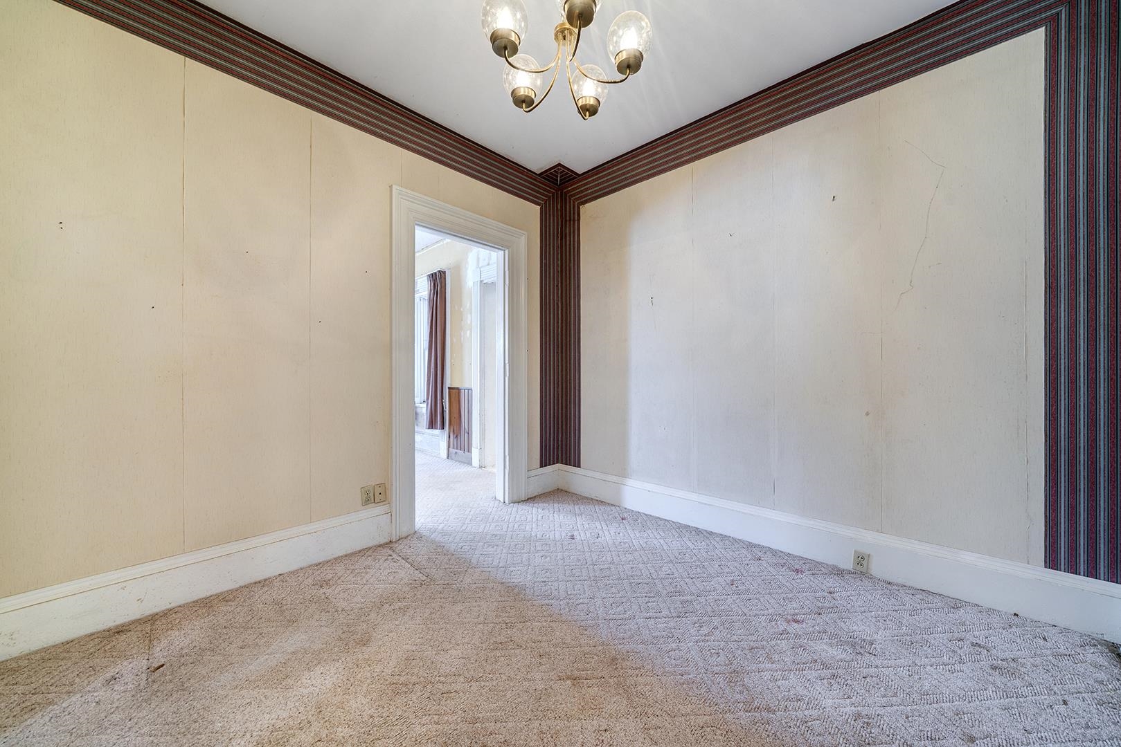 502 W Locust Street