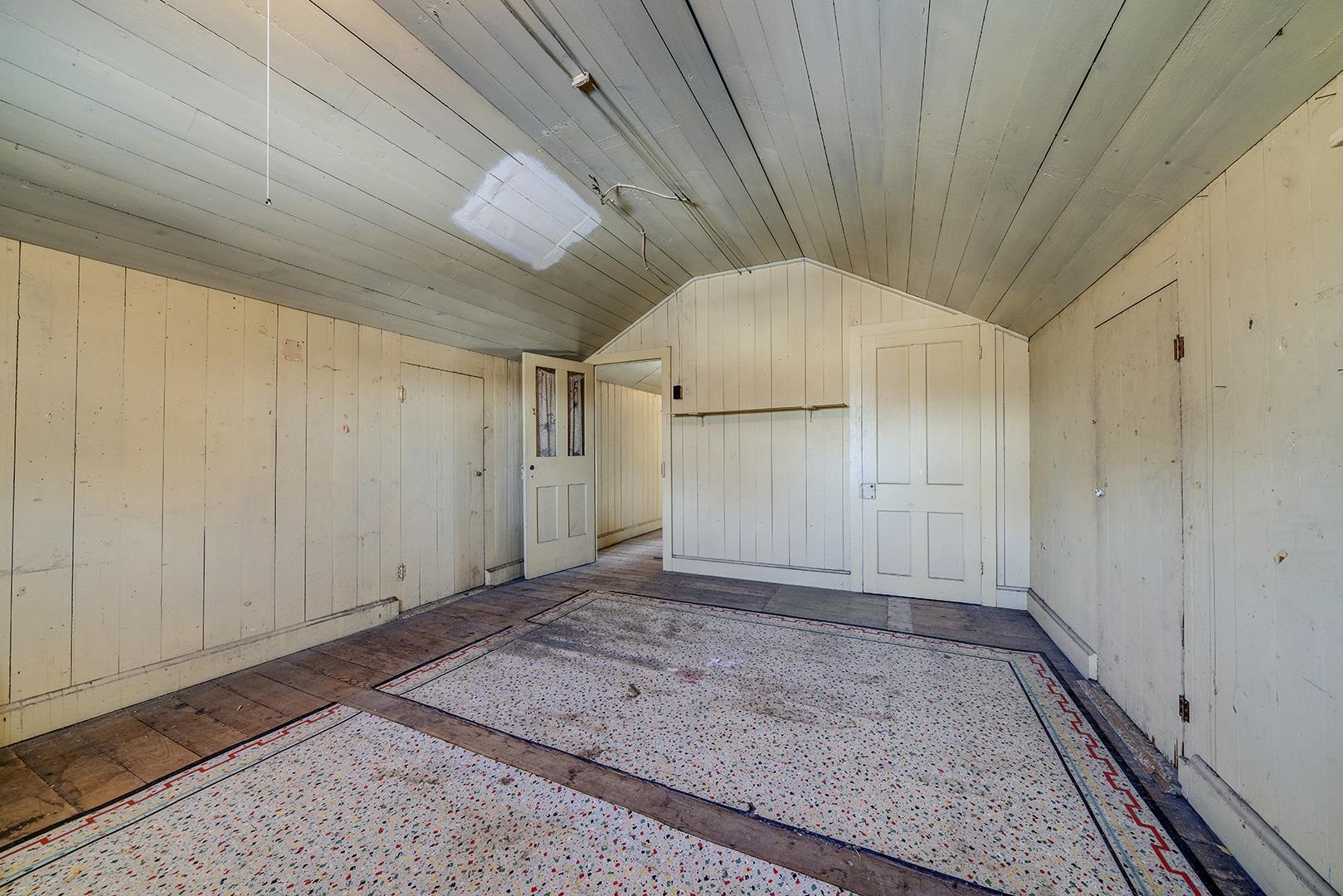 502 W Locust Street
