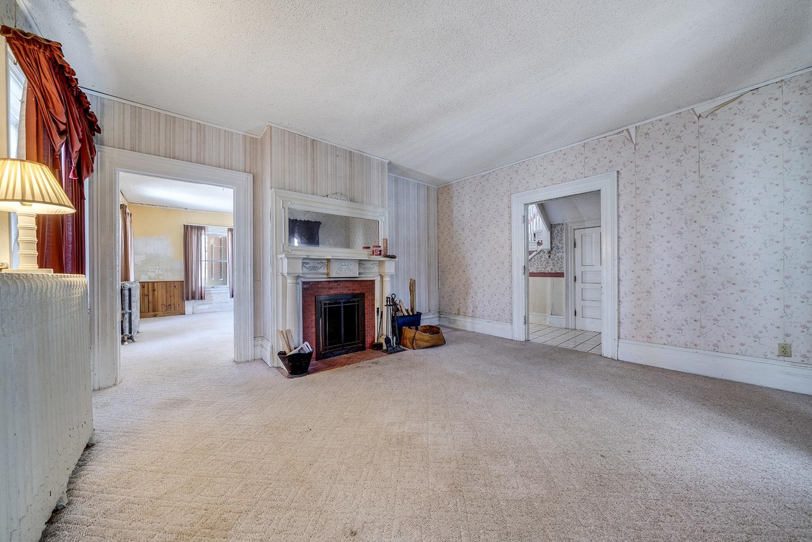 502 W Locust Street