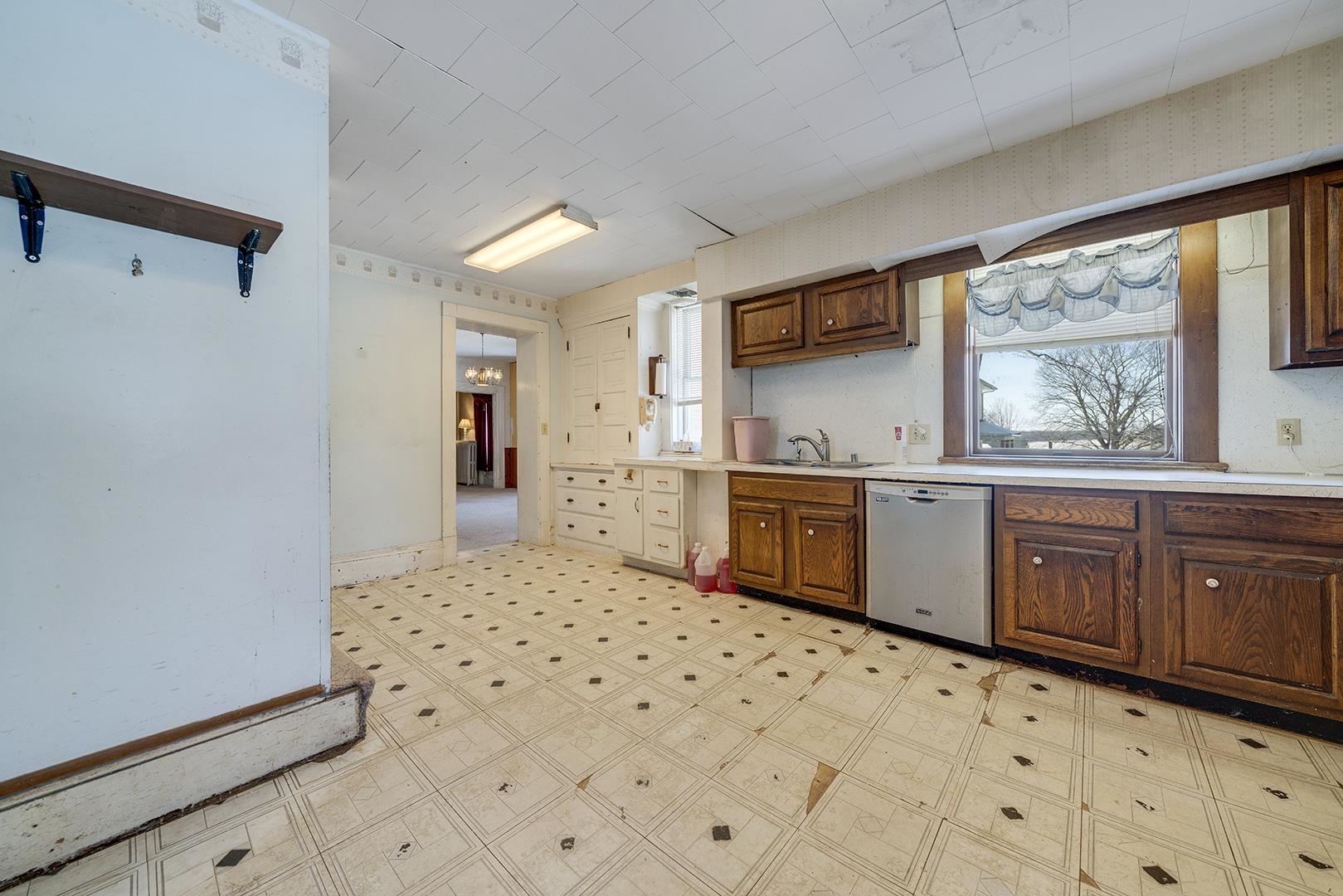 502 W Locust Street