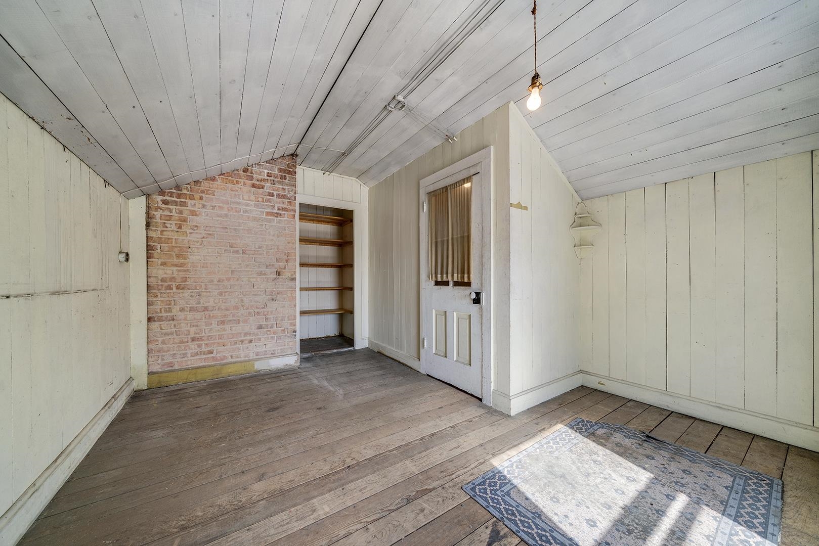 502 W Locust Street