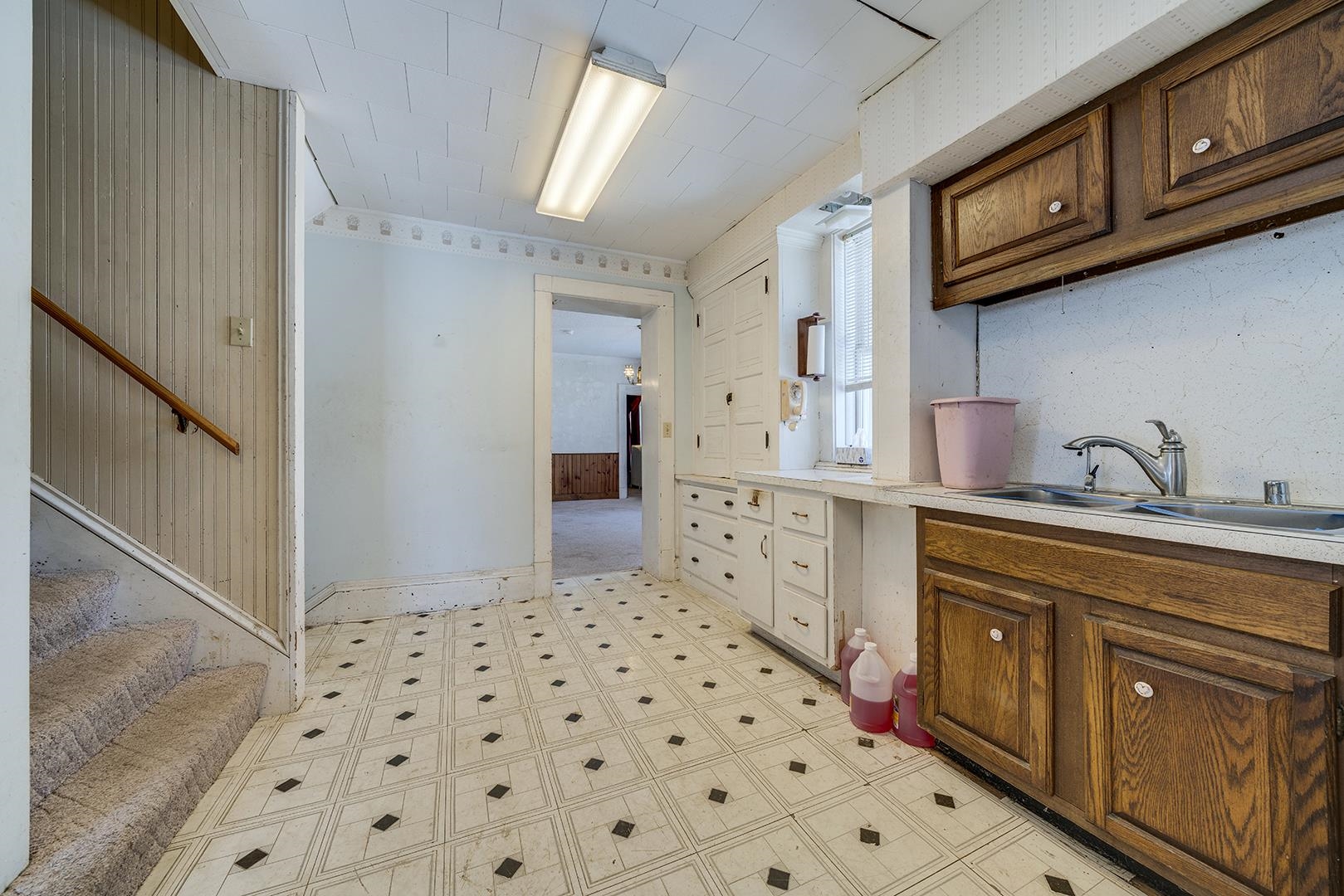 502 W Locust Street
