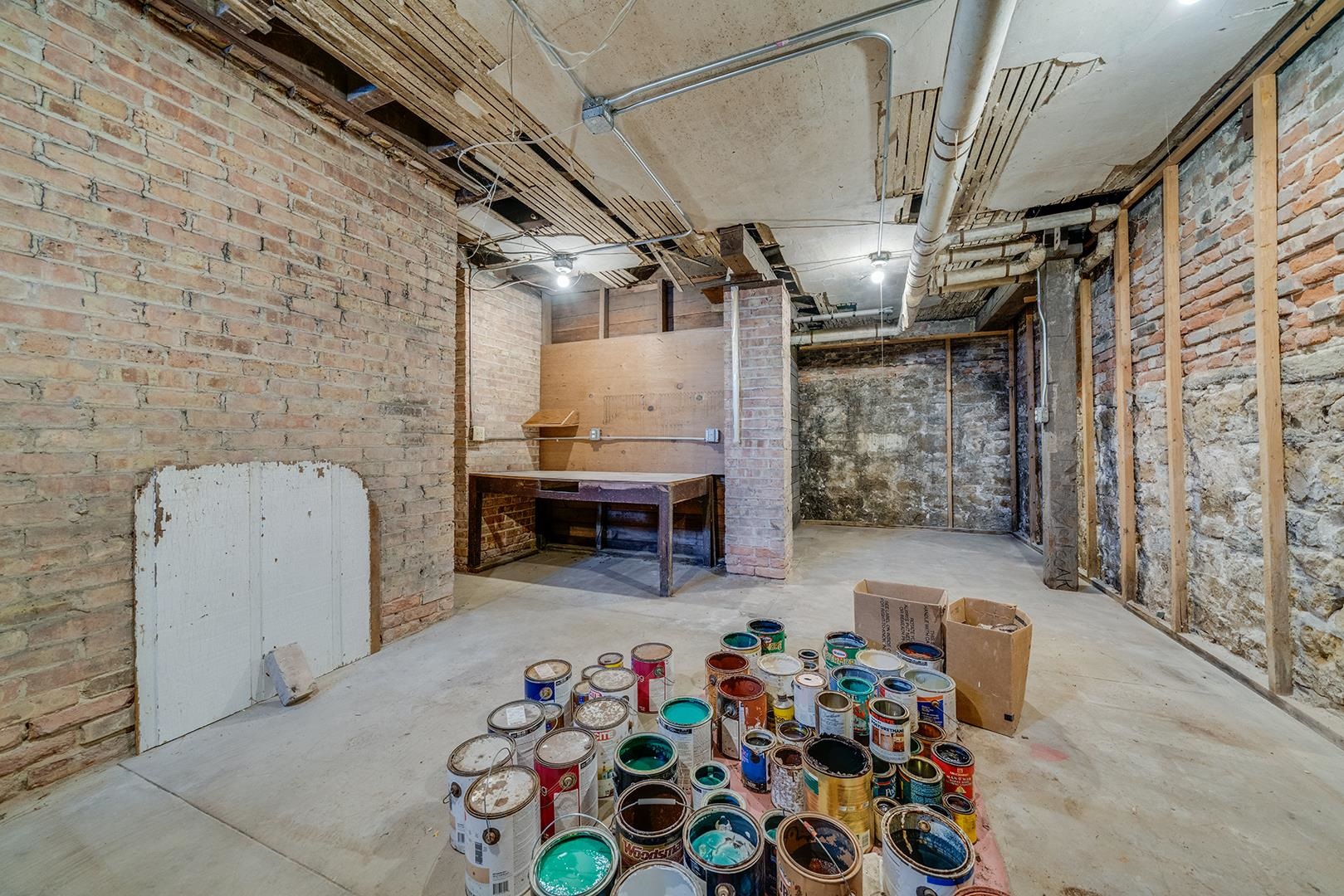 502 W Locust Street